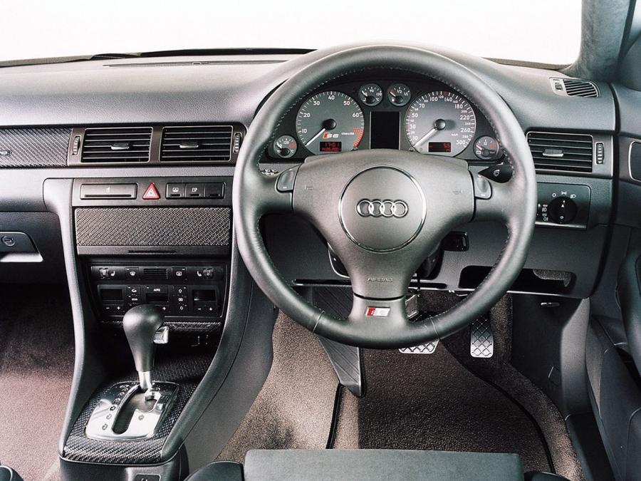 Торпедо Audi S6 Sedan (4B, C5) 1999 года  (ZA) (фото 3 из 5)